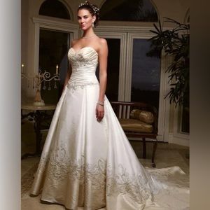 Casablanca White wedding dress